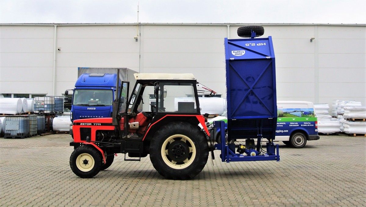 Hydraulicky sklopn&eacute; nesen&eacute; překop&aacute;vače kompostu